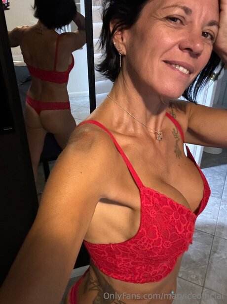 Maryiceofficial desnudos de modelos imágenes