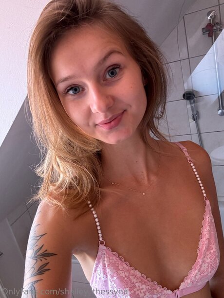 Shelley Thessyna actrice porno photos