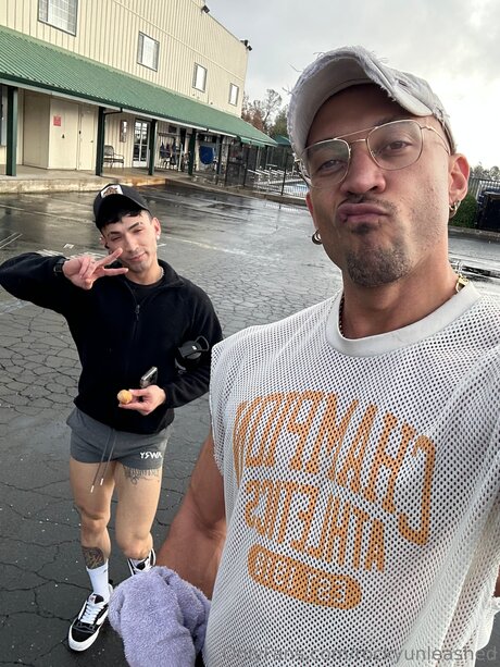 Rockyunleashed desnudos de estrellas archivo