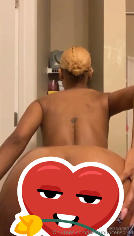 Jazmynuncensored star nude photo