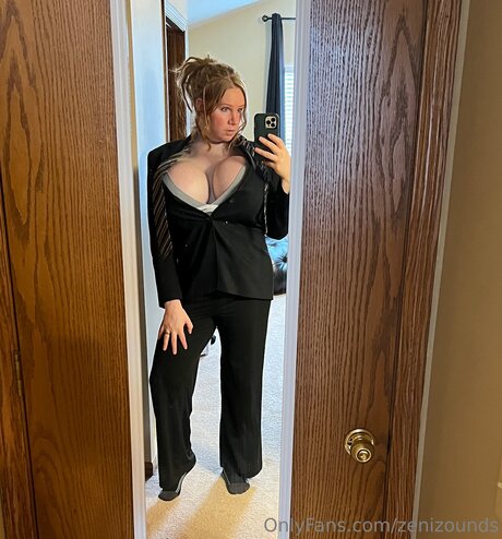 Zenizounds modèle sexy img