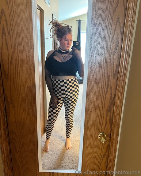 Zenizounds modèle érotique image