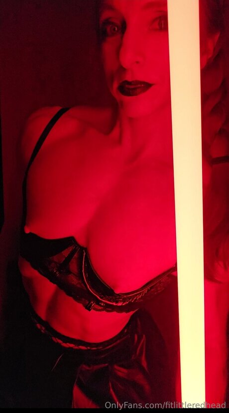 Fitlittleredhead modèle sexy photo
