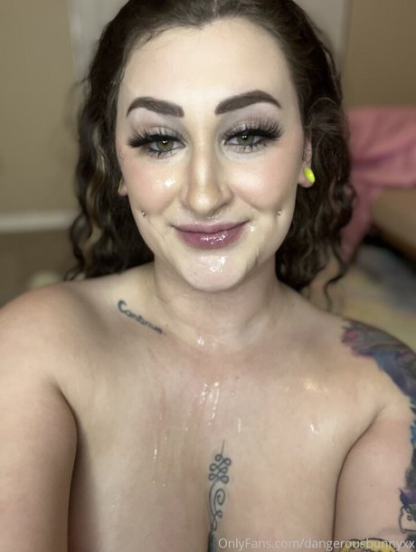 Avalon Mira_ pretty pornstar image