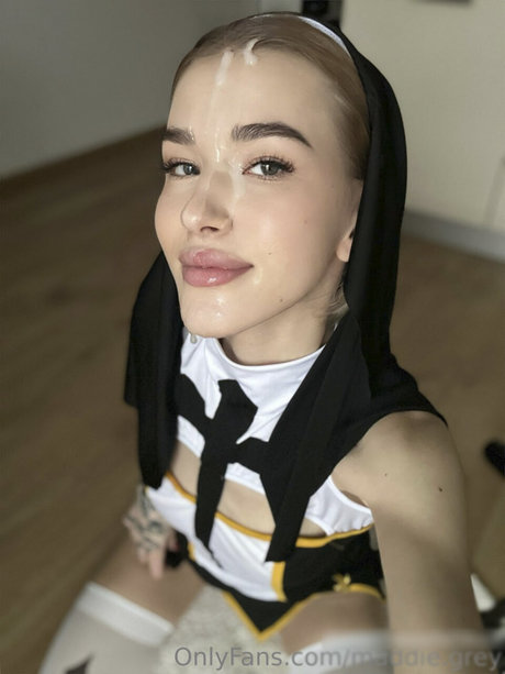 Maddie Grey_ estrella del arte archivo