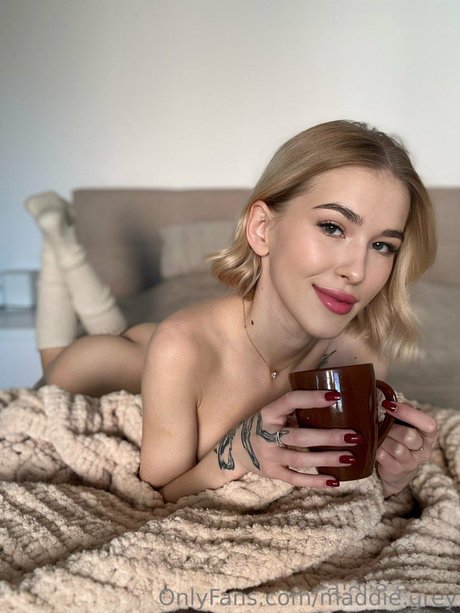 Maddie Grey_ modèle de haute qualité photo