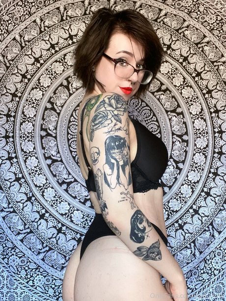 Kaiju rose beau modèle photo