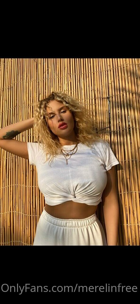 Merelin_ modelo hermosa foto