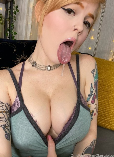 Kenzie Logan bonita modelo archivo