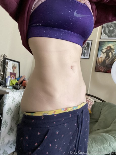 Kenzie Logan modèle xxx images