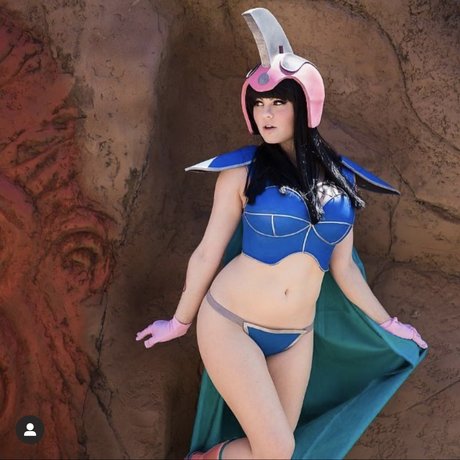 Kenzie Logan modelo adulto imagen