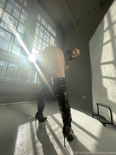 Lisa Barysheva_ nus étoiles image