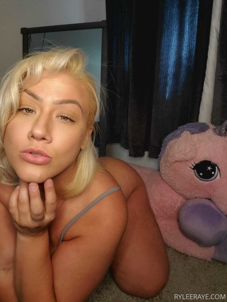 Rylee Rabbit_ pornstar xxx pics