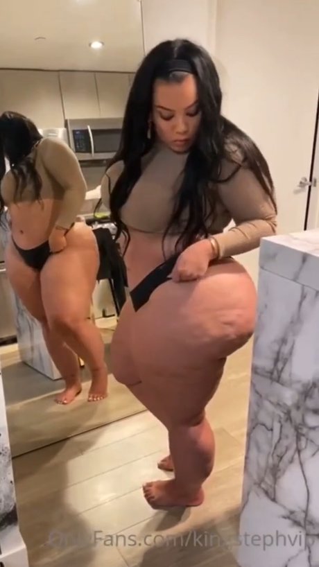 King Steph erotic actress pic