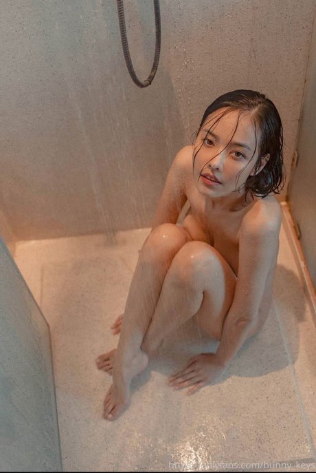 Bunny Keys_ naked actress photo