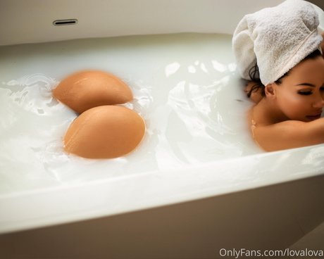 Lovalova modèle xxx photos