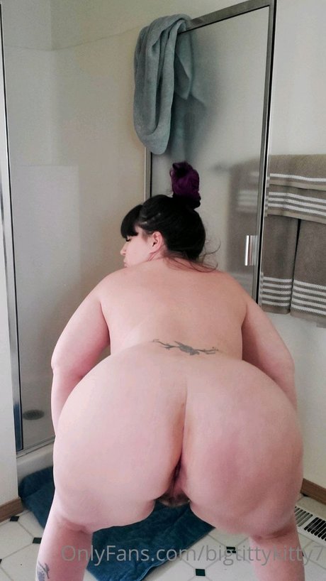 BigOTittys pornographic actress photo