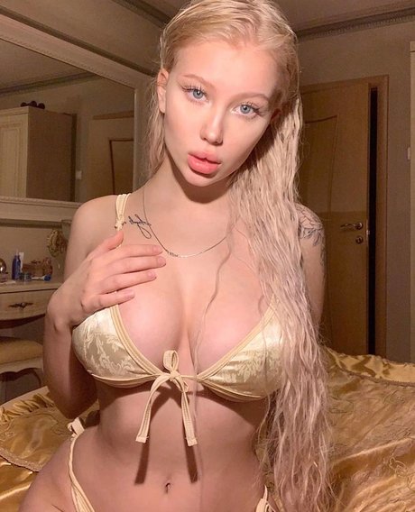 Sophia moonlight hd pornstar gallery