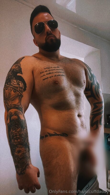 Handcuffdaddy art star photo