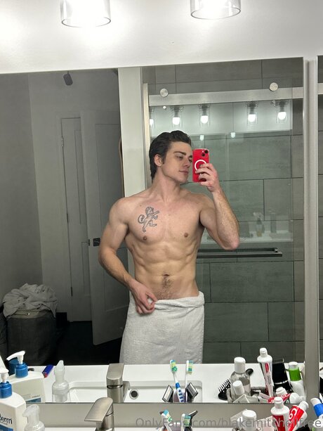 Blakemitchellfree naked model pic