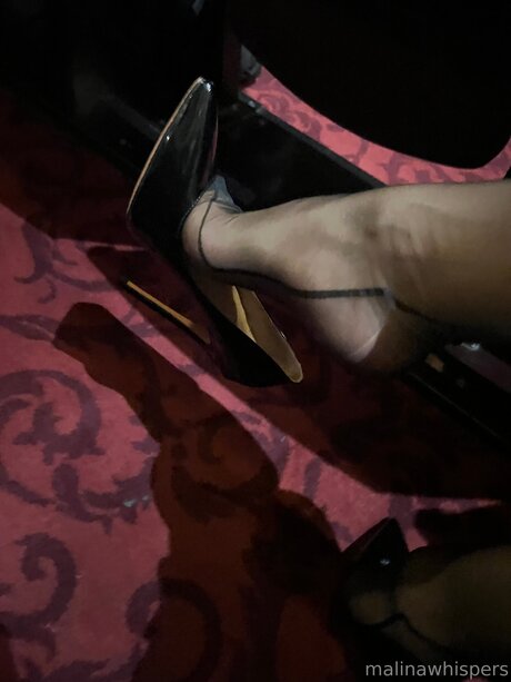 Malinawhispers desnudos estrella porno fotos