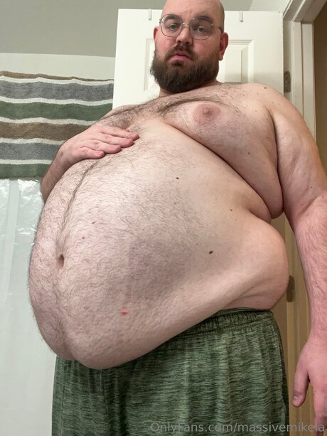 Massivemikela star naked photo