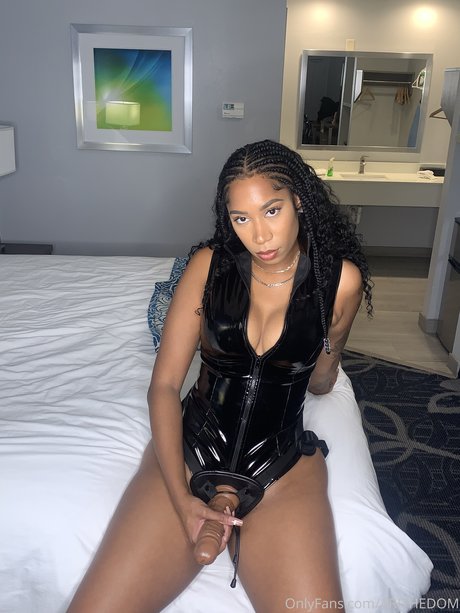 Aritheamazon Ari T naked star galleries