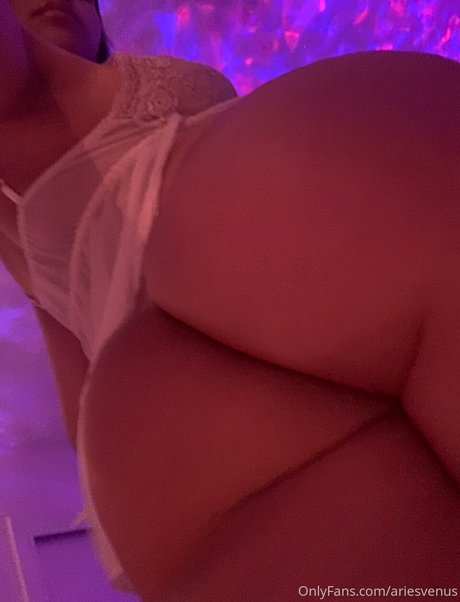 Matrix Mika_ star pornographique archive