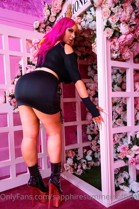 Sapphire Summers_ erotic star photo