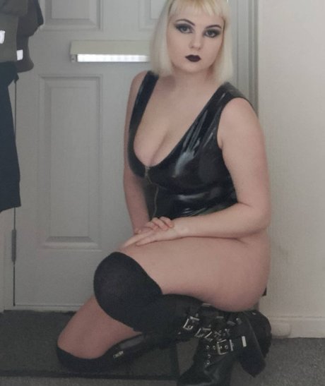 DinosaurQueen modelo hermosa fotos