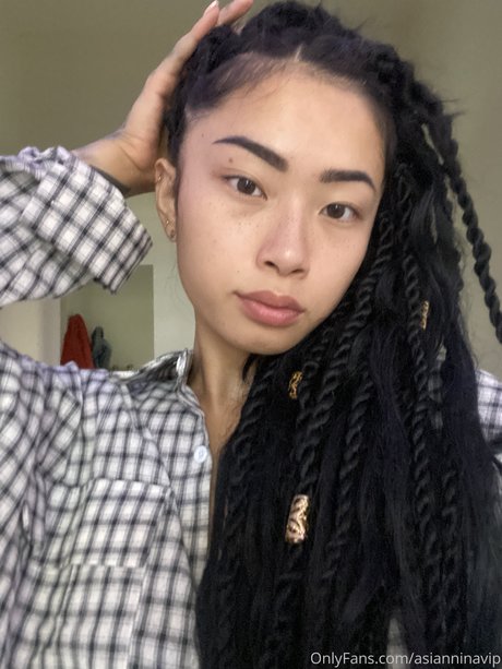 Asianninavip actrice adulte photo