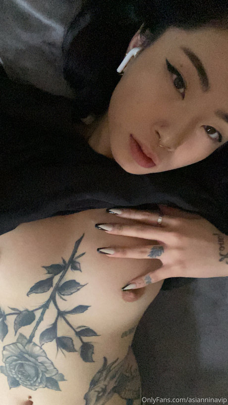 Asianninavip star nude archive