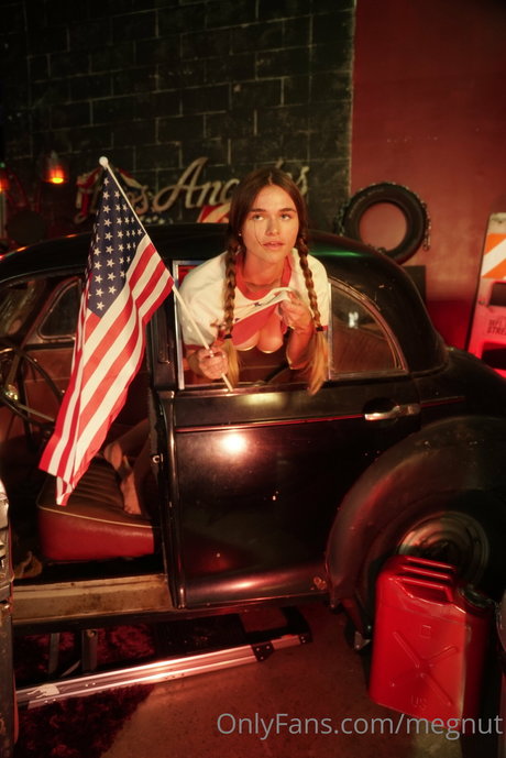 Megan Guthrie_ Miniature