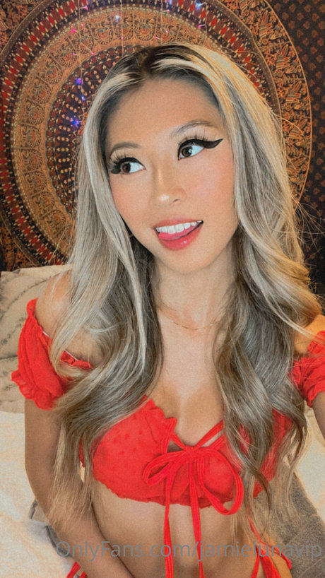 Jamie Luna haut étoile photos