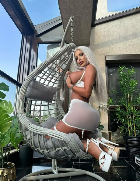 Loredana Chivu modèle xxx images