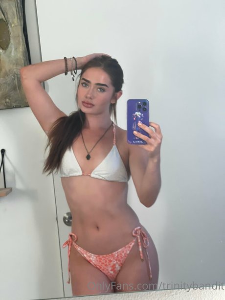 Trinity Bandit xxx estrella porno imagen