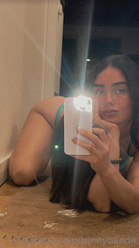 Trinity Bandit sexo estrella porno galerías