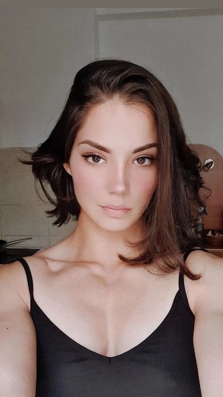 Vladislava Galagan étoile exclusive img