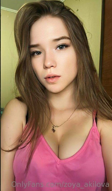 zoya akilova actriz sexual galería