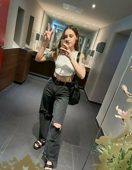 zoya akilova modèle hd image