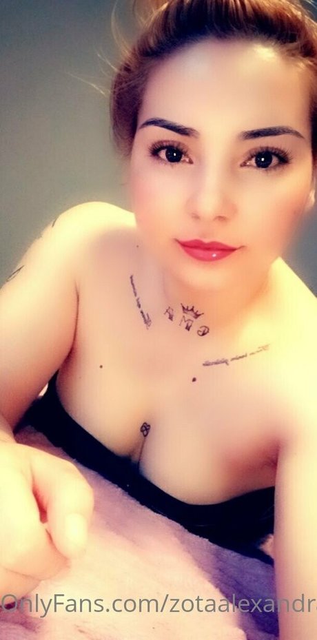 zotaalexandra star du porno chaude img
