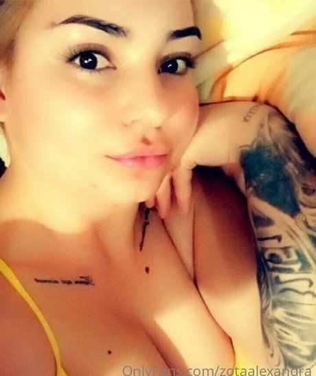 zotaalexandra desnudos estrella porno foto