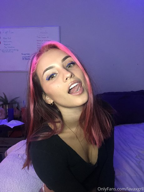 Lavagrll Lavaxgrll nudes model picture