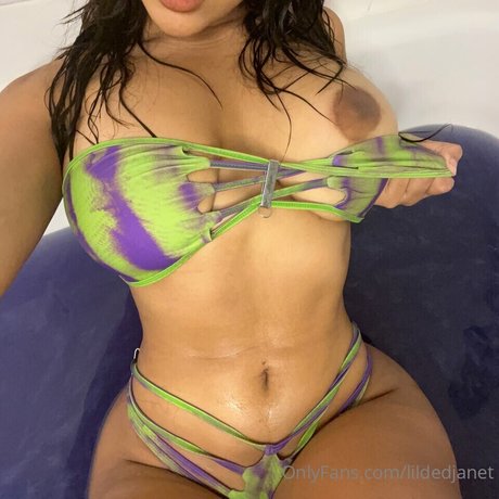 Lildedjanet star nude pic