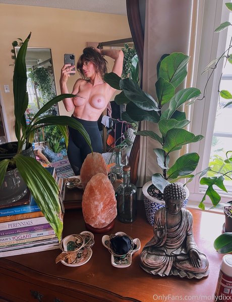 Molly Dixx star du porno sympa archive