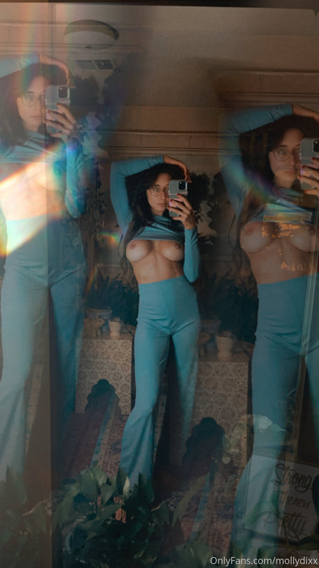 Molly Dixx desnudos de estrellas foto