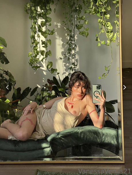 _Valeria Vixen pretty actress photo