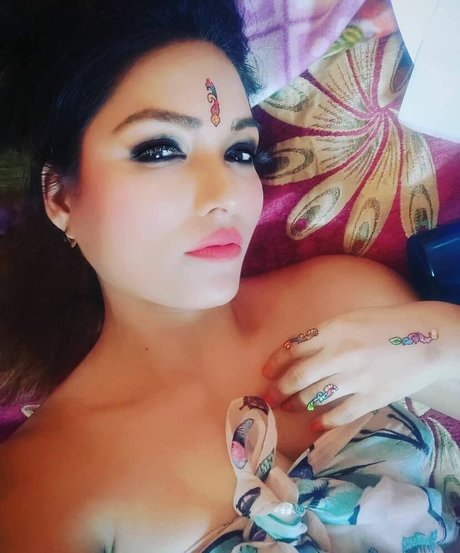Zoya Rathore erotic pornstar img