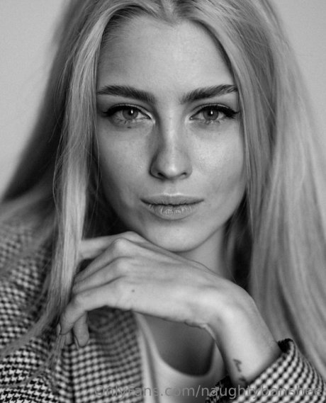 Naughtybanshee modelo libre fotos