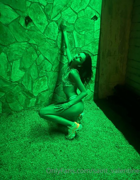 Valentyna modelo desnudos fotos